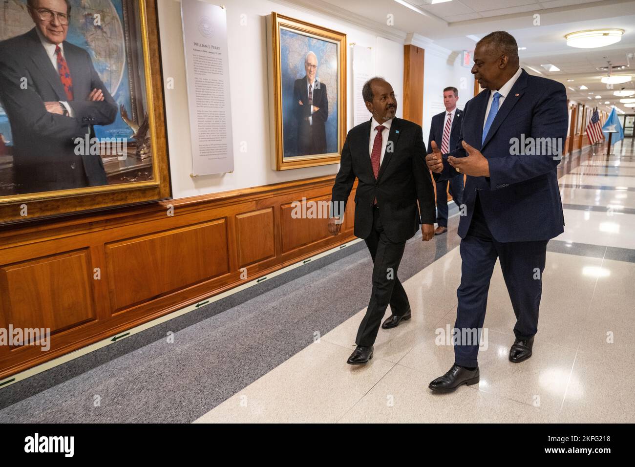 Le Secrétaire à la défense, Lloyd J. Austin III, accueille le Président somalien Hassan Sheikh pour une réunion au Pentagone, Washington, D.C., le 15 septembre 2022. Banque D'Images