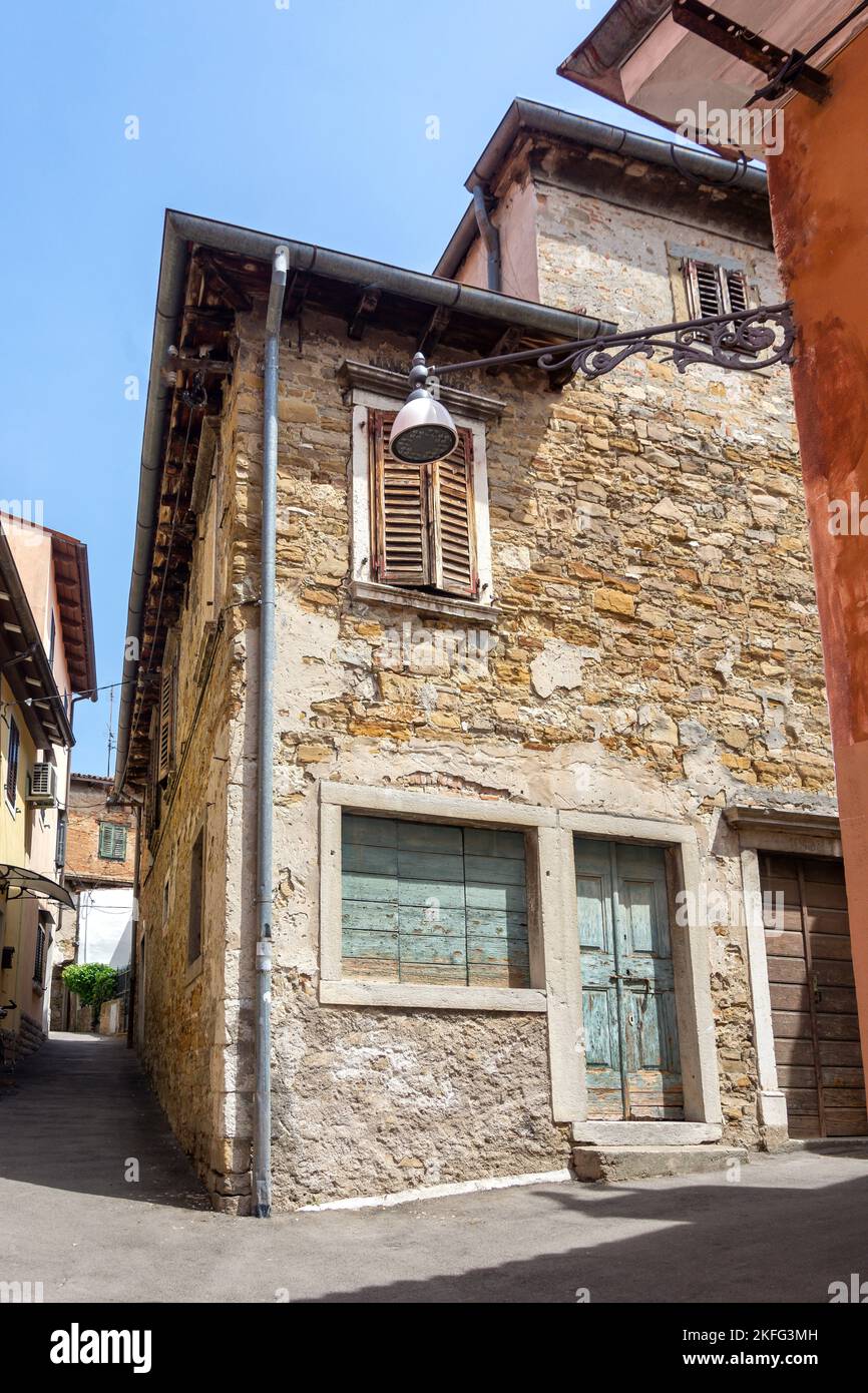 Ancienne maison en pierre dans la vieille ville, Koper, Slovene Istria, Slovénie Banque D'Images