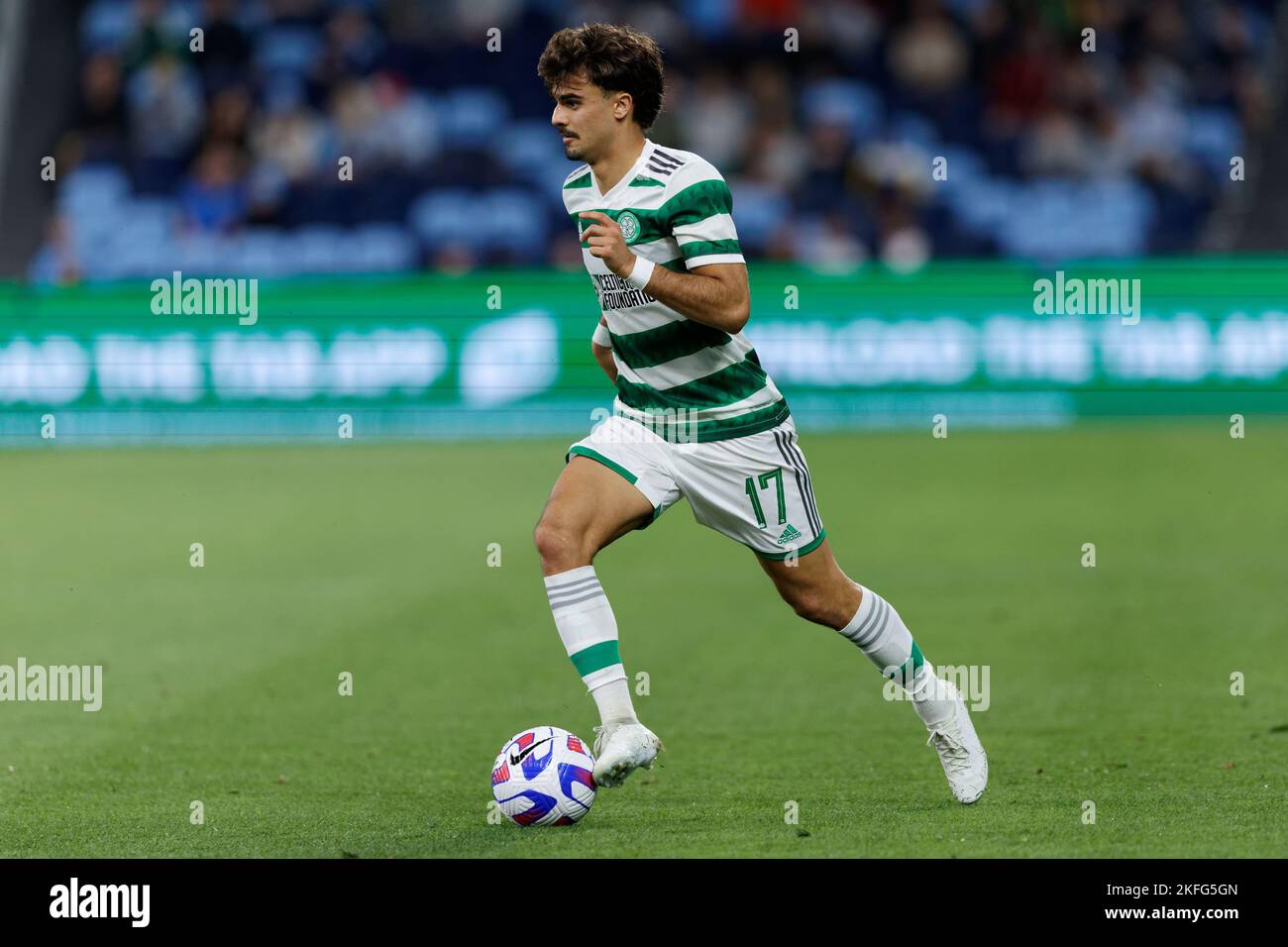 SYDNEY, AUSTRALIE - NOVEMBRE 17 : JOTA du Celtic FC contrôle le ballon pendant le match entre Sydney et le Celtic au stade Allianz de 17 novembre 2022 à Sydney, en Australie Banque D'Images