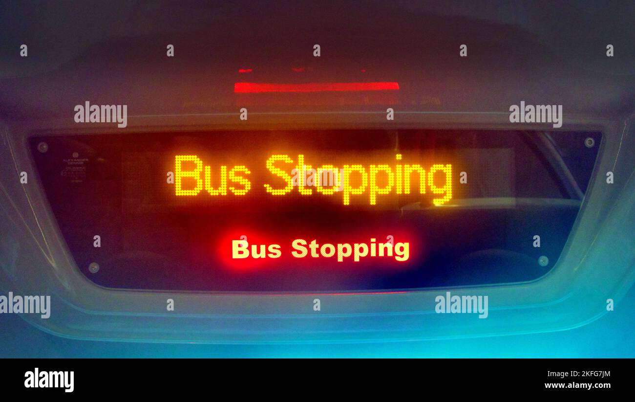 Panneau d'arrêt de bus Scottish citylink allumé Banque D'Images