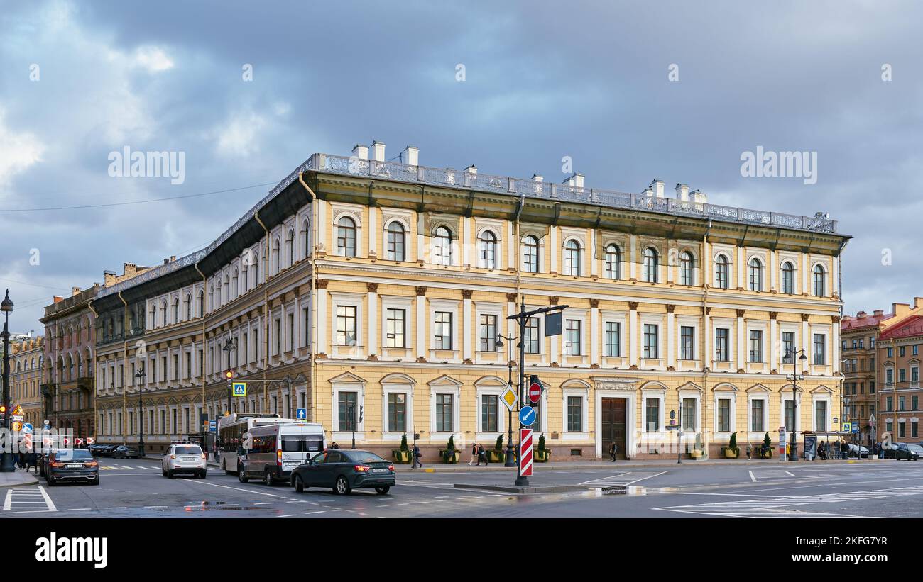 Place Saint-Isaacs, vue de l'ancien ministère de la propriété d'État de l'Empire russe, 1844-1850, maintenant l'Institut entièrement russe de l'industrie végétale nam Banque D'Images Place Saint-Isaacs, vue de l'ancien ministère de la propriété d'État de l'Empire russe, 1844-1850, maintenant l'Institut entièrement russe de l'industrie végétale nam Banque D'Images