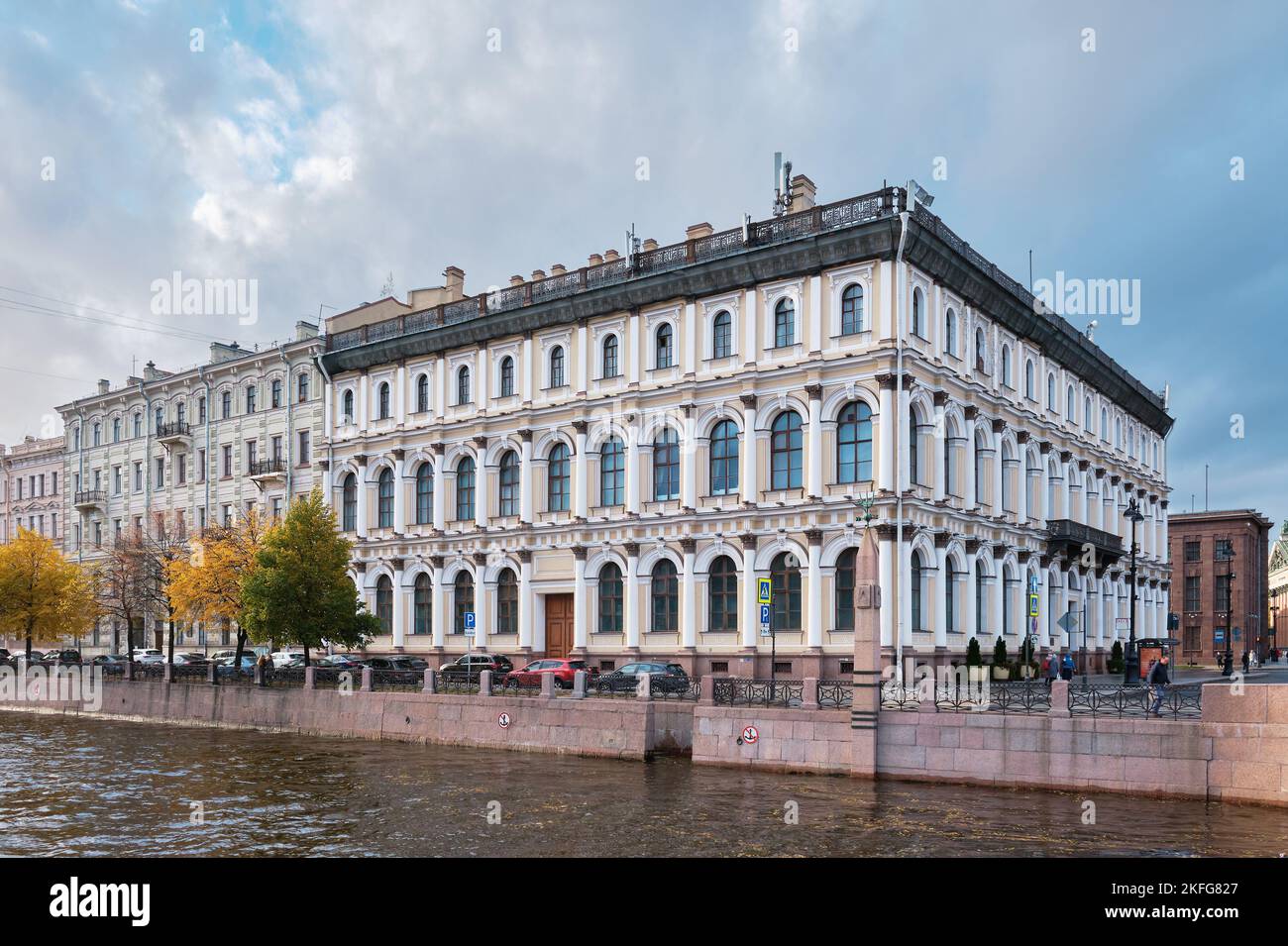Bâtiment de l'Institut entièrement russe de l'industrie végétale nommé d'après N.I. Vavilov sur le remblai de la rivière Fontanka, construit en 1844-1853, point de repère Banque D'Images Bâtiment de l'Institut entièrement russe de l'industrie végétale nommé d'après N.I. Vavilov sur le remblai de la rivière Fontanka, construit en 1844-1853, point de repère Banque D'Images