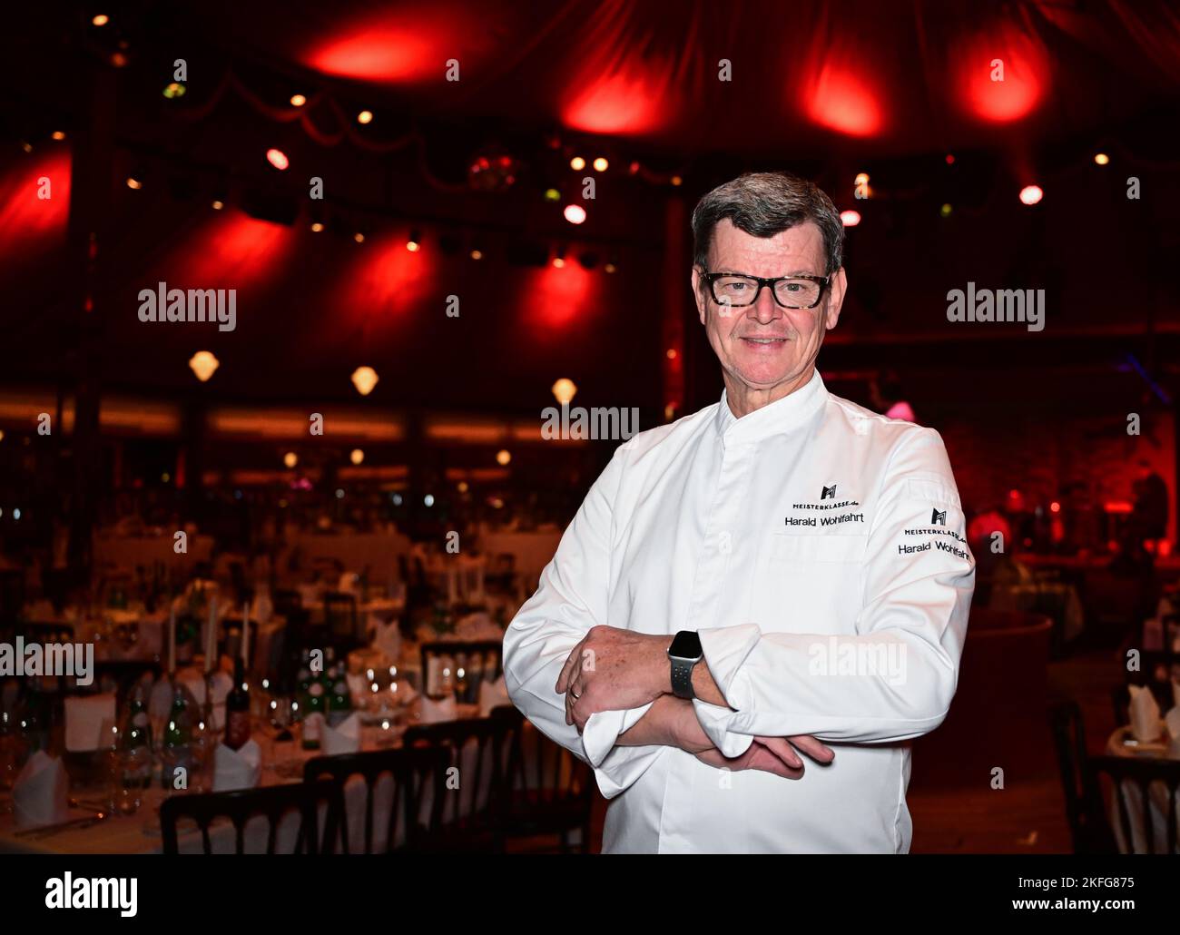 Stuttgart, Allemagne. 17th novembre 2022. Ancien chef 3 étoiles Harald Wohlfahrt, photographié lors de la première du dîner-spectacle Palazzo à Stuttgart. Credit: Bernd Weißbrod/dpa/Alay Live News Banque D'Images