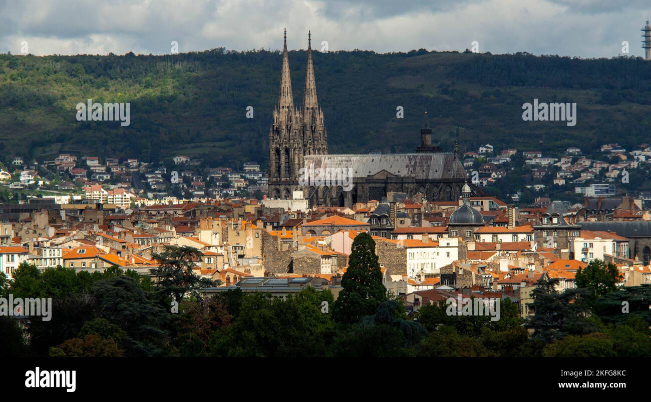 Cathédrale notre-Dame-de-l'Assomption. Clermont Ferrand, département du Puy de Dôme, Auvergne Rhône Alpes, France Banque D'Images
