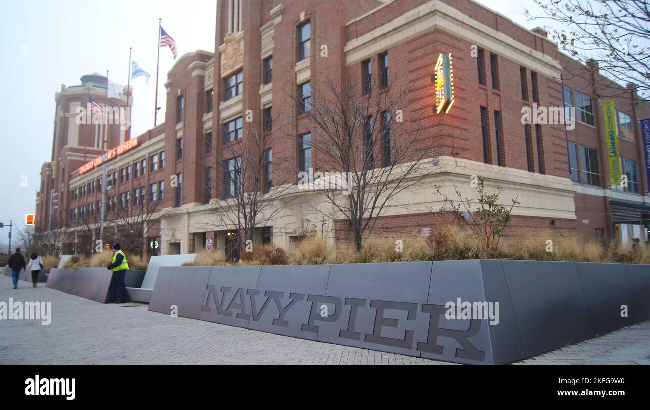 CHICAGO, ILLINOIS, ÉTATS-UNIS - 11 décembre 2015 : vue extérieure d'un bâtiment sur Navy Pier, sur la rive du lac Michigan, dans le port de Chicago à Banque D'Images