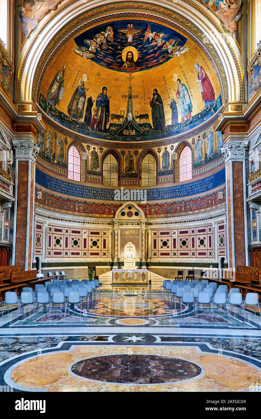 Rome Lazio Italie. La cathédrale de l'archibasilique du très Saint Sauveur et des saints Jean-Baptiste et Jean l'évangéliste du Latran est un Cathol Banque D'Images