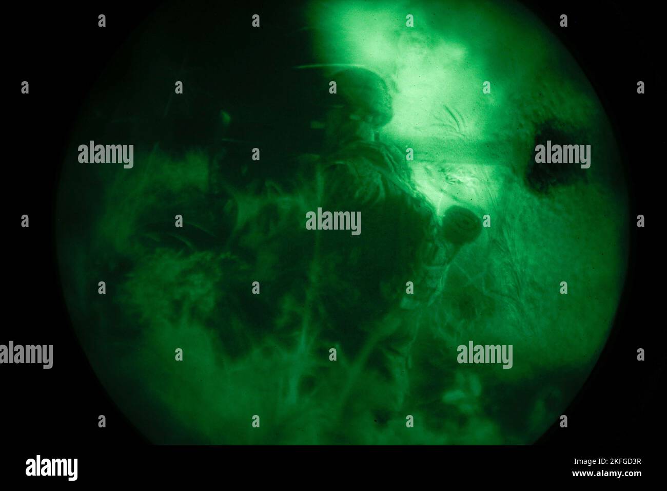 Marines des États-Unis avec 3D Bataillon, 3D Marines tirer une arme d'assaut multi-usage lancée par un Mk 153 pendant Fuji Viper 22,5 au Centre d'entraînement d'armes combinées, Camp Fuji, Japon, 15 septembre 2022. L'exercice Fuji Viper illustre un engagement envers une formation réaliste qui produit des forces létales, prêtes et adaptables capables d'opérations décentralisées dans un large éventail de missions. 3/3 est déployé dans l'Indo-Pacifique sous le titre 4th Marines, 3D Marine Division dans le cadre du Programme de déploiement d'unité. Banque D'Images