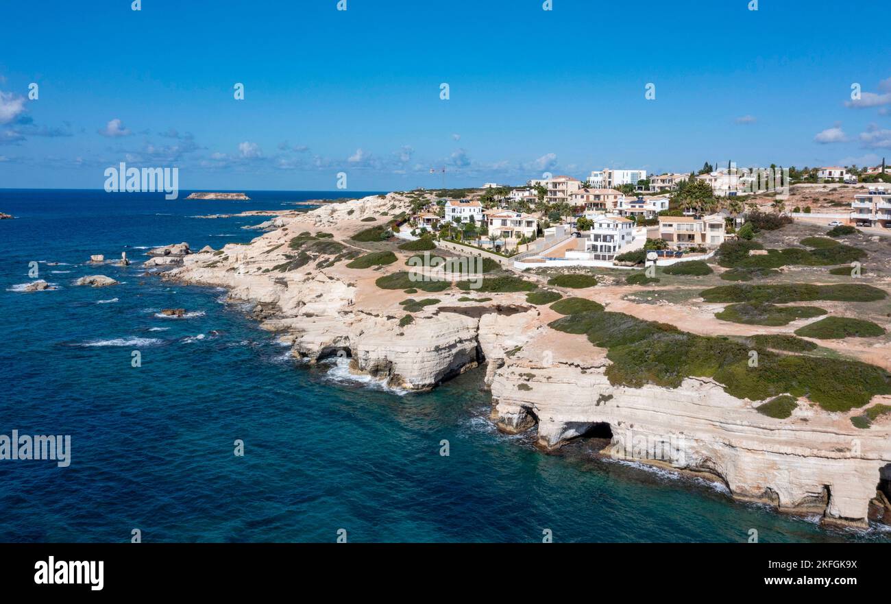 Propriété de luxe en front de mer, Grottes de mer, Peia, Paphos, Chypre Banque D'Images