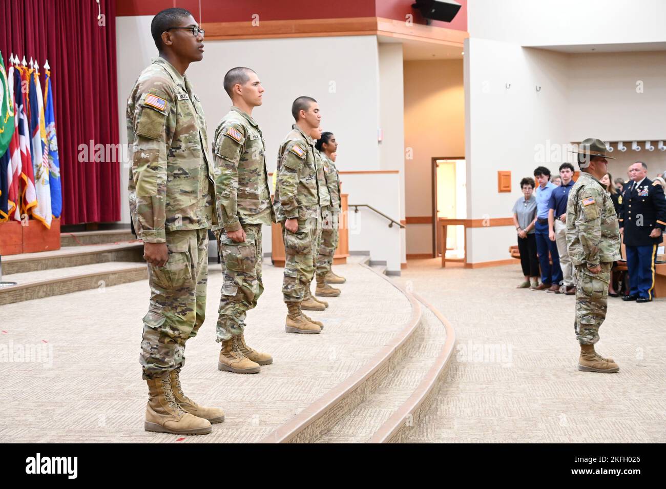 1st Sgt. Cérémonie de retraite Charles L. Johnson, 30th Brigade d'artillerie de défense aérienne, Bureau du Commandant de l'artillerie de défense aérienne, fort Sill, Oklahoma. 1st Sgt. Charles L. Johnson a pris sa retraite aujourd'hui après 20 années de service dans l'armée américaine. Sa présence en tant que soldat enrôla dans la communauté de la Défense aérienne est une présence qui ne sera pas bientôt oubliée. Johnson a passé plus de 8 ans en poste à fort Sill, Oklahoma, et a énormément contribué à la mission de défense aérienne en servant comme Sgt. De 1st pour l'artillerie de défense aérienne de 30th et en dirigeant des troupes vers des carrières d'excellence tout en servant Banque D'Images