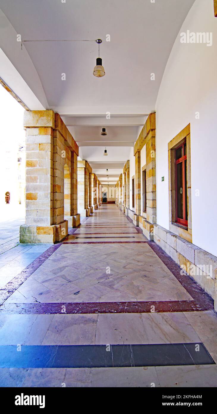 Vue de l'Université du travail de Gijón; Principauté des Asturies, Asturies, Espagne, Europe Banque D'Images