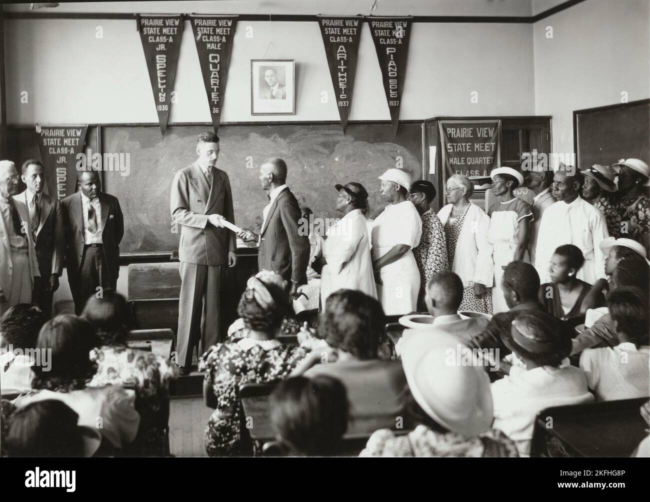 Carl W. Huser, directeur d'État du programme d'éducation WPA, remise des prix, 1935 - 1943. Banque D'Images