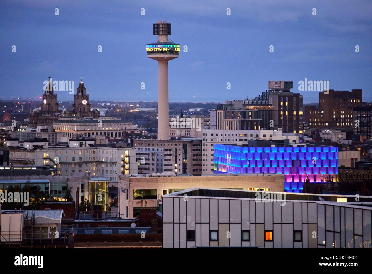 Le bâtiment du foie de Liverpool Skyline et radio City, la galerie d'observation des balises St Johns Banque D'Images