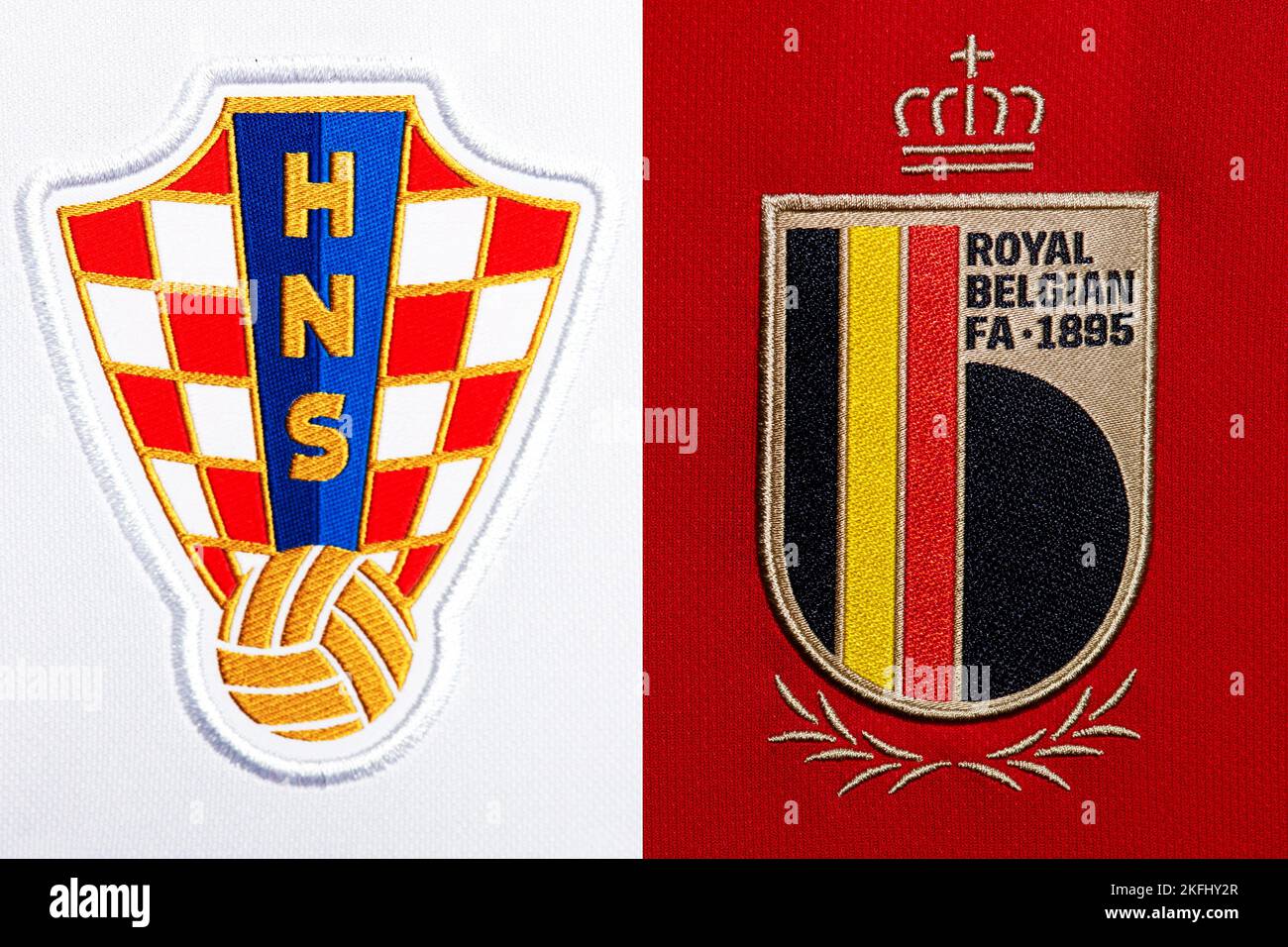 Kit Accessoires Chelsea FC Officiel – 2 Bandes Poignet, 2 Serre-chaussettes, 1 Brassard Capitaine – Supportez Votre équipe