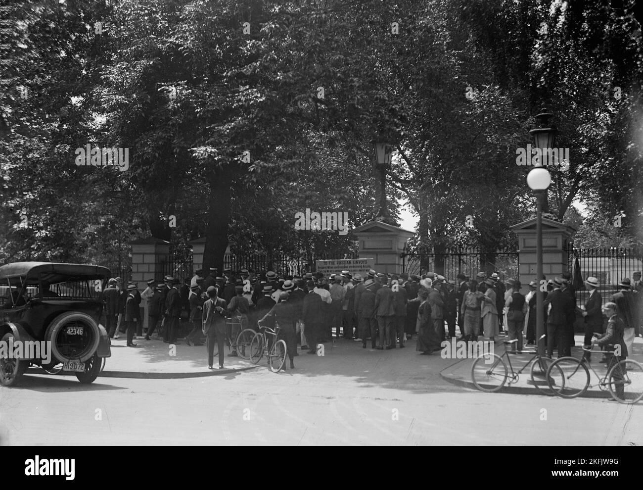Femme au suffrage - Riot à la porte de la Maison Blanche, 1917. Banque D'Images