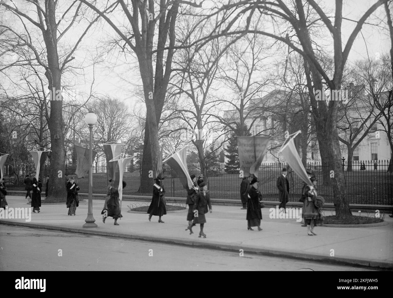Femme au suffrage - Pickets à la Maison Blanche, 1917. Banque D'Images