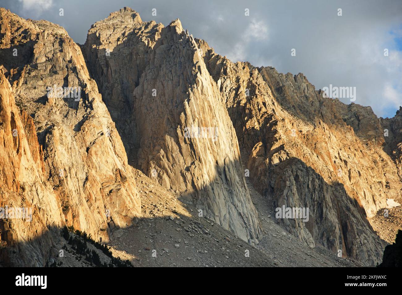 L'incroyable formation de roches Hulk dans les montagnes de la Sierra Nevada près de Bridgeport Californie Banque D'Images