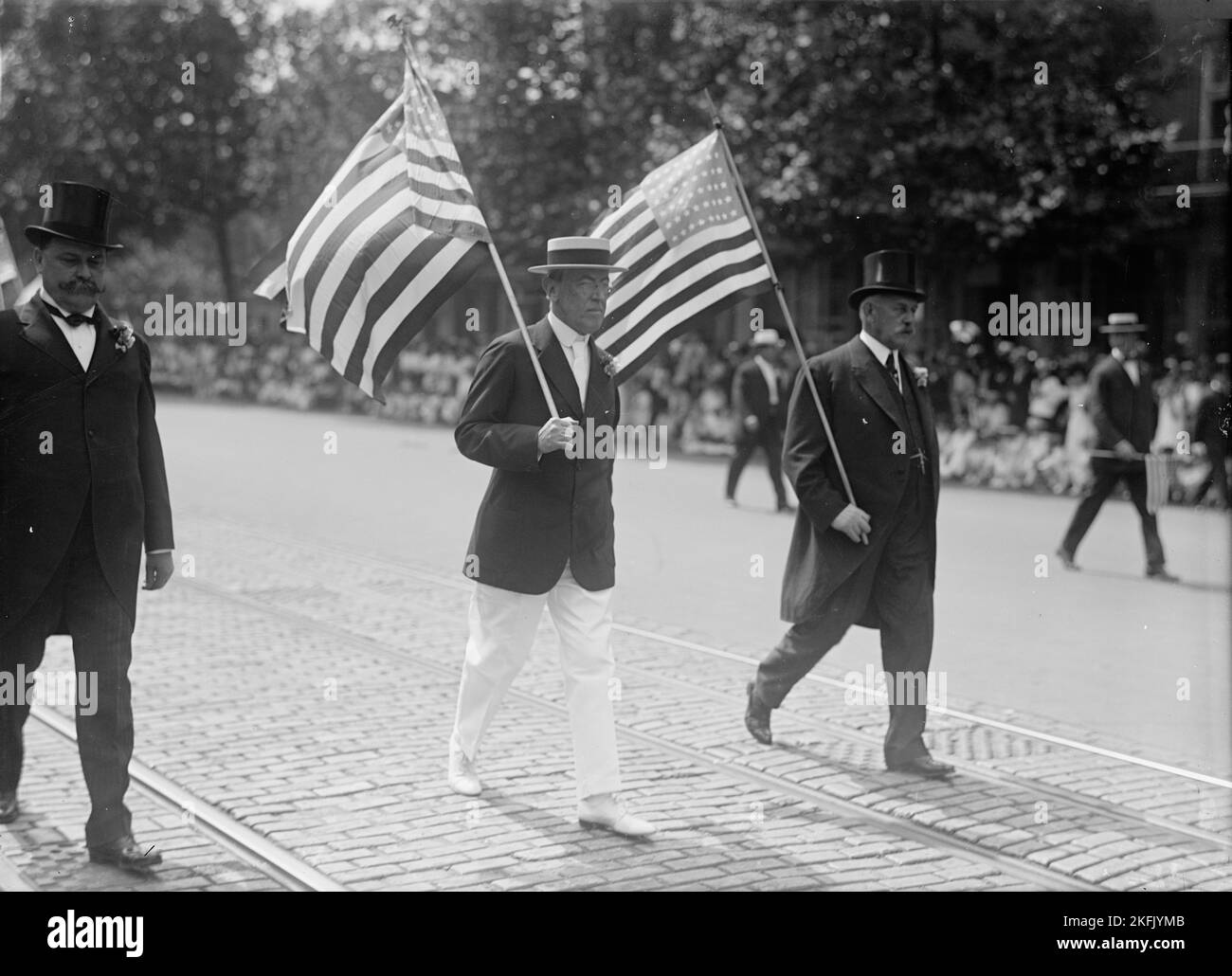 Préparation Parade - le président Wilson, William F. Gude et Randolph Kauffmann Leading Parade; parmi ceux de la prochaine rangée sont: Le représentant Joe Robinson et le juge en chef Columbus, 1916. Banque D'Images