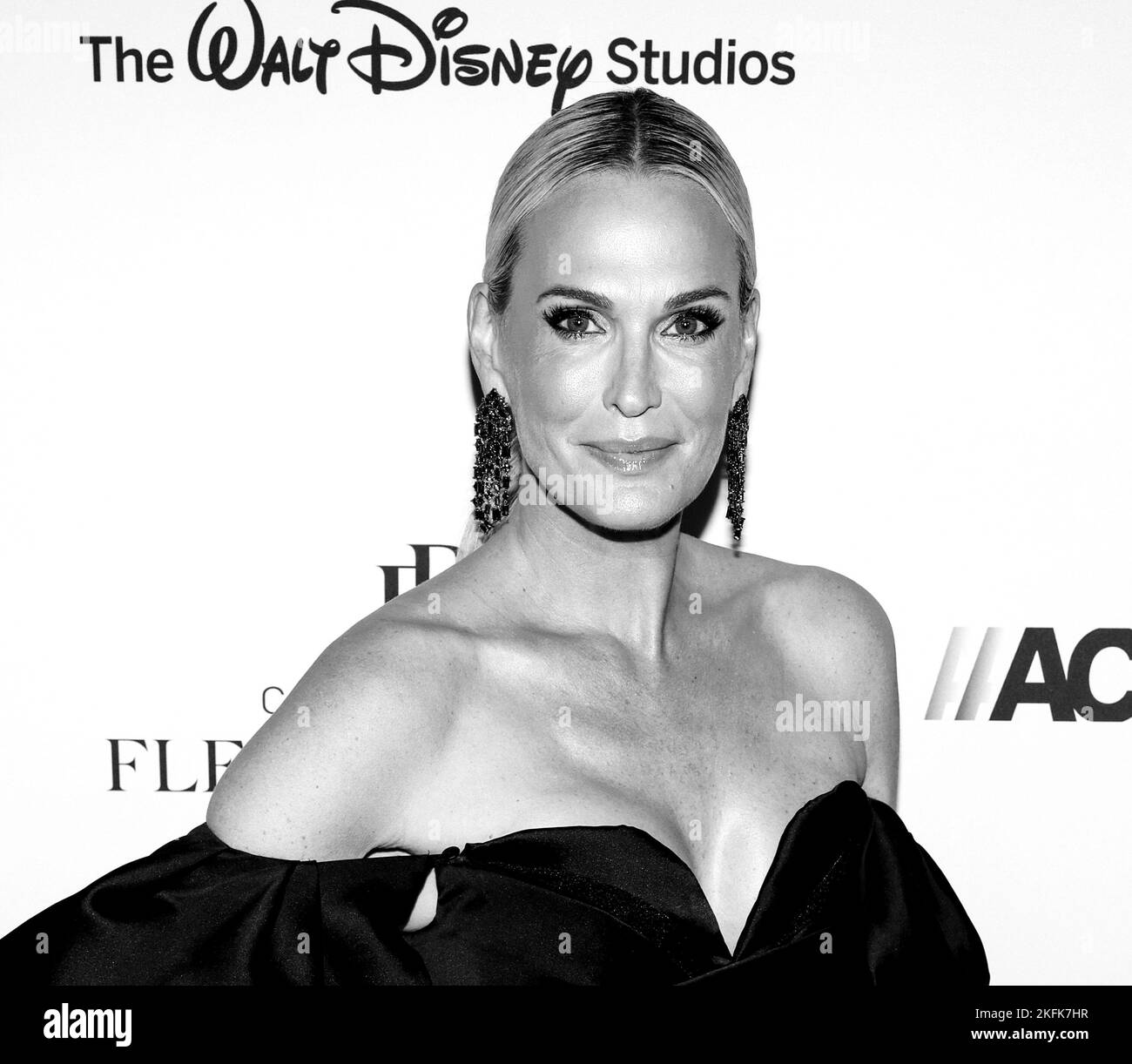 Los Angeles, CA - 17 novembre 2022 : Molly Sims participe aux American Cinematheque Awards 36th en l'honneur de Ryan Reynolds au Beverly Hilton Banque D'Images Los Angeles, CA - 17 novembre 2022 : Molly Sims participe aux American Cinematheque Awards 36th en l'honneur de Ryan Reynolds au Beverly Hilton Banque D'Images