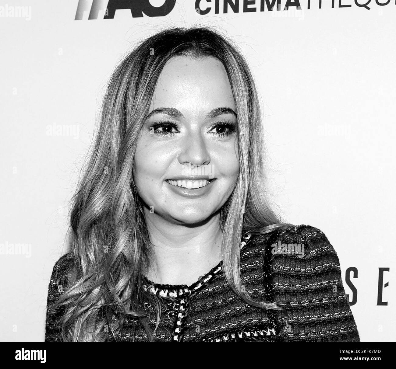 Los Angeles, CA - 17 novembre 2022 : Ingrid Bisu participe aux American Cinematheque Awards 36th en l'honneur de Ryan Reynolds au Beverly Hilton Banque D'Images Los Angeles, CA - 17 novembre 2022 : Ingrid Bisu participe aux American Cinematheque Awards 36th en l'honneur de Ryan Reynolds au Beverly Hilton Banque D'Images