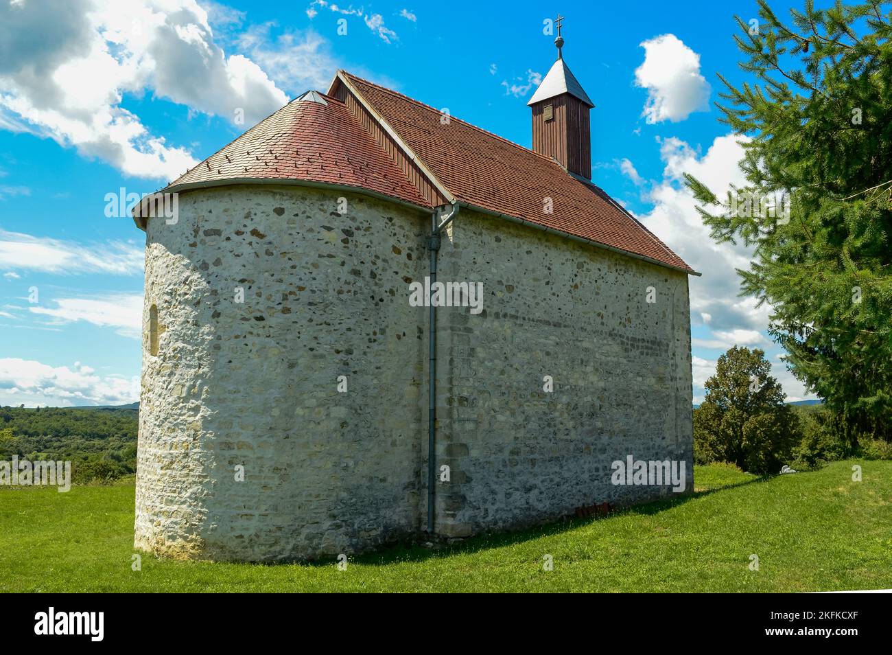 NAIVICE était un don de Ban Jula, quelque temps avant 1230. Les Templiers ont probablement construit l'église de Saint-Martin sur ce domaine eux-mêmes. Banque D'Images