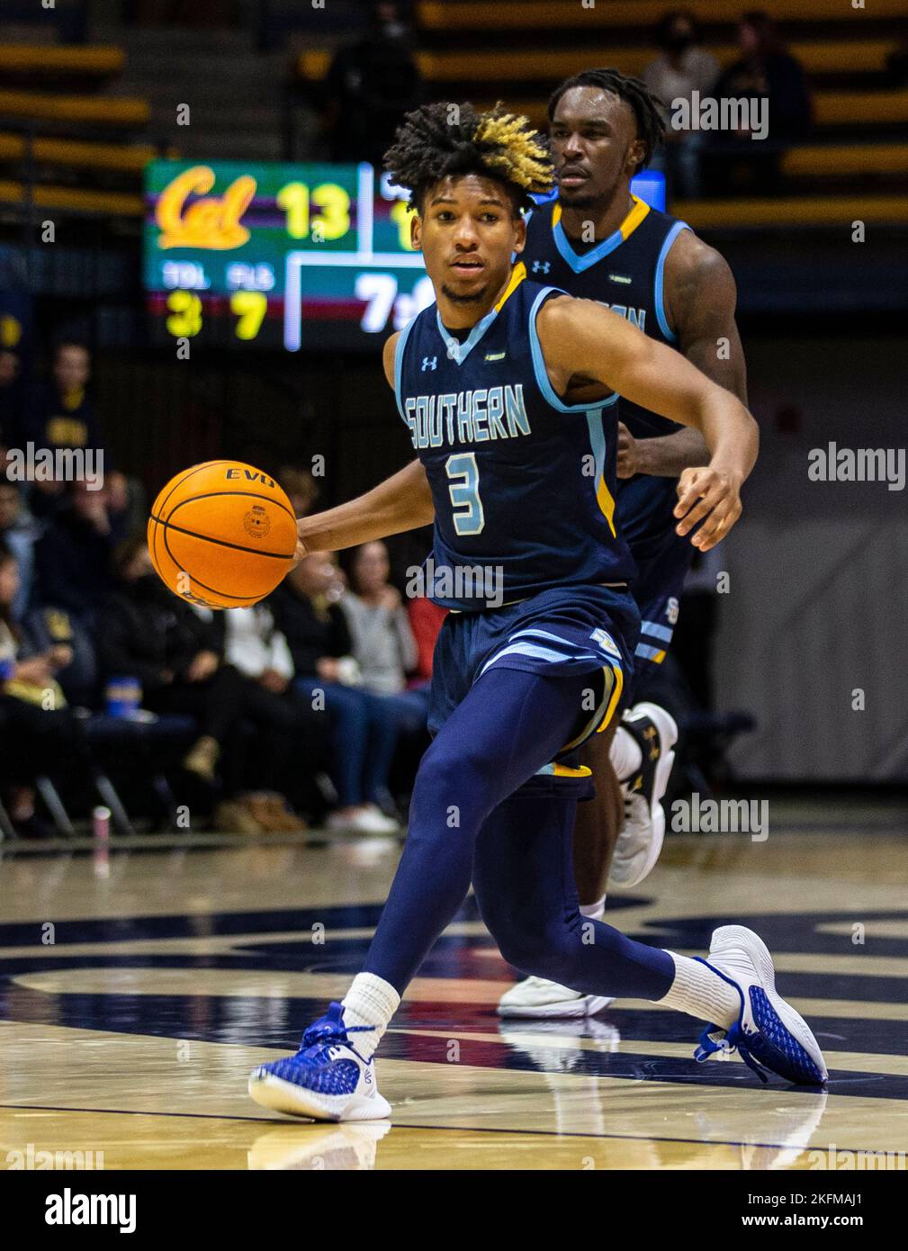 18 novembre 2022 Berkeley, Californie Etats-Unis Université du Sud Jaguars Guard P.J. Byrd (3) cherche à passer le ballon pendant le match de basket-ball NCAA pour hommes entre les Southern University Jaguars et les California Golden Bears. Southern Beat California 74-66 au Hass Pavilion Berkeley en Californie Thurman James / CSM Banque D'Images