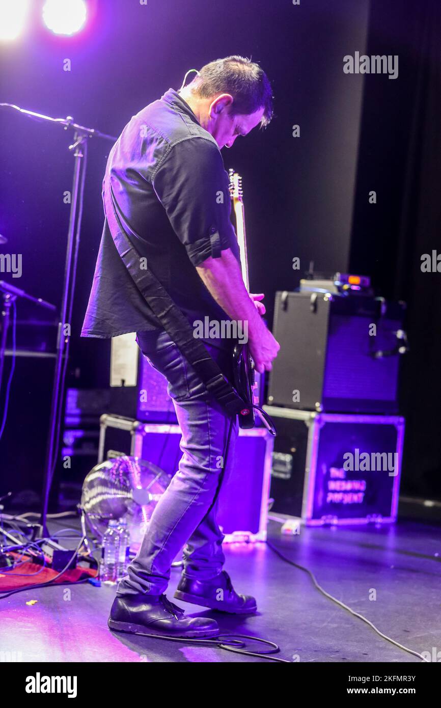 David Gedge chanteur avec le cadeau de mariage - en concert à l'Aquarium, Lowestoft, Suffolk - le 9 décembre 2016 Banque D'Images David Gedge chanteur avec le cadeau de mariage - en concert à l'Aquarium, Lowestoft, Suffolk - le 9 décembre 2016 Banque D'Images