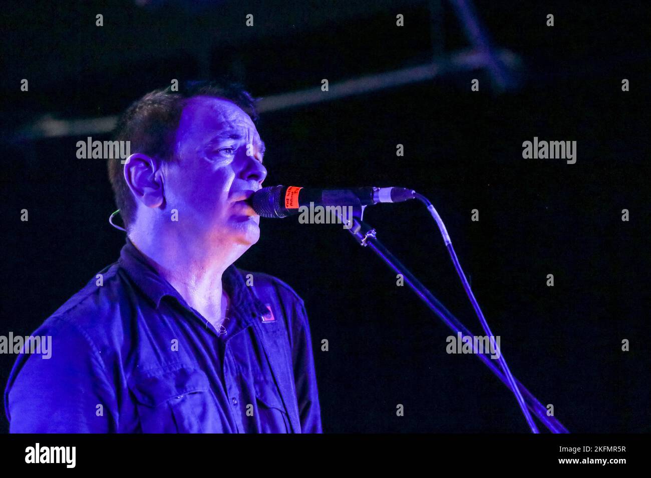 David Gedge chanteur avec le cadeau de mariage - en concert à l'Aquarium, Lowestoft, Suffolk - le 9 décembre 2016 Banque D'Images David Gedge chanteur avec le cadeau de mariage - en concert à l'Aquarium, Lowestoft, Suffolk - le 9 décembre 2016 Banque D'Images