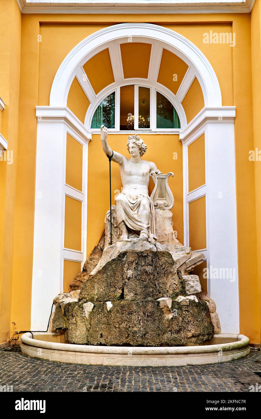 Rome Lazio Italie. La Galleria Nazionale d'Arte Antica ou la Galerie nationale d'Art ancien, un musée d'art du Palazzo Barberini. Statue d'Apollo Citaredo Banque D'Images