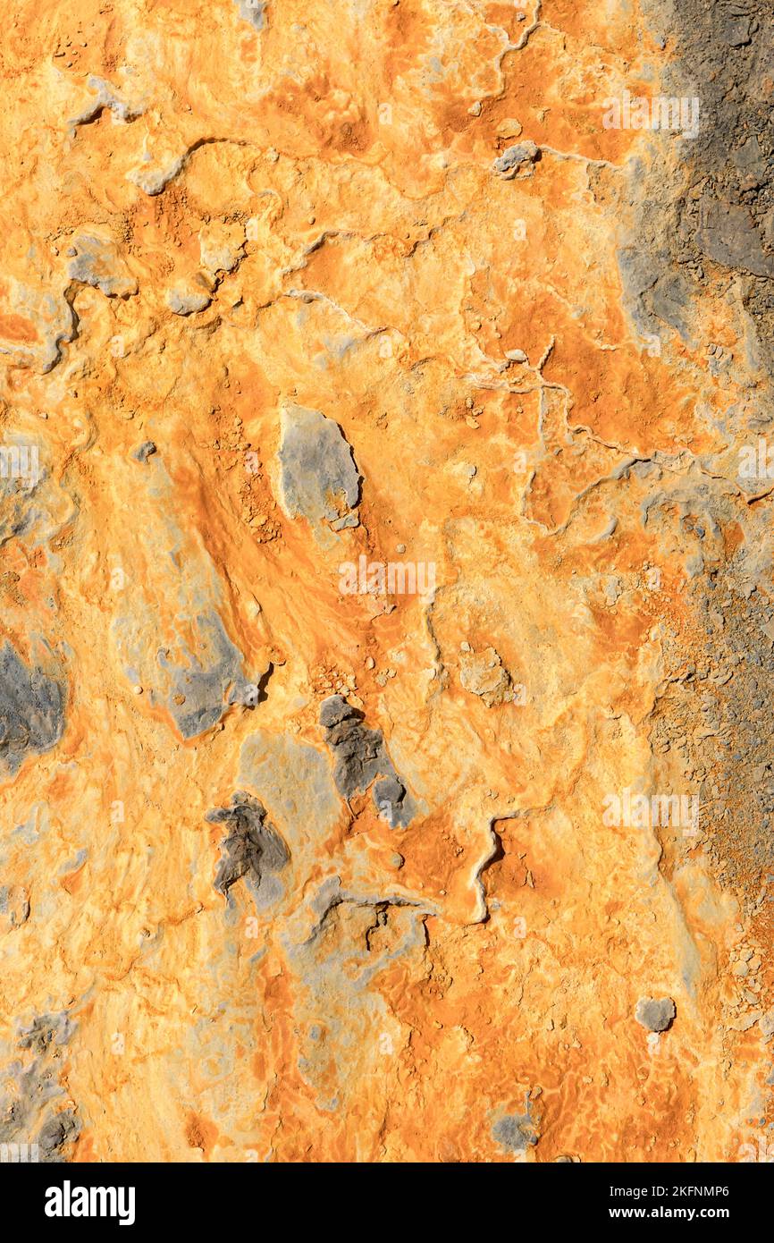 Fritté ou tufa calcaires dans Truso Travertines Monument naturel dans la vallée de la trusque, région du caucase, kazbegi, géorgie Banque D'Images