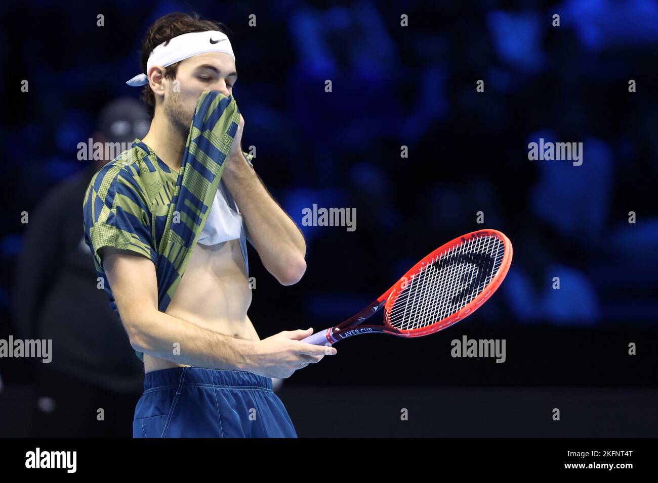 Taylor Fritz des États-Unis semble abattu lors de la demi-finale du match des célibataires entre Novak Djokovic de Serbie et Taylor Fritz des États-Unis le septième jour des finales du Tour mondial de l'ATP de Nitto à Pala Alpitour sur 19 novembre 2022 à Turin, Italie Banque D'Images Taylor Fritz des États-Unis semble abattu lors de la demi-finale du match des célibataires entre Novak Djokovic de Serbie et Taylor Fritz des États-Unis le septième jour des finales du Tour mondial de l'ATP de Nitto à Pala Alpitour sur 19 novembre 2022 à Turin, Italie Banque D'Images
