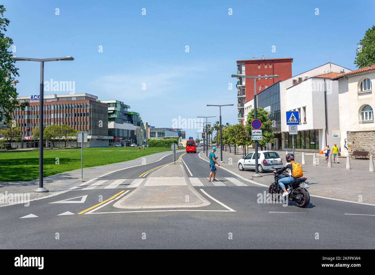 Scène de rue, Pristaniška ulica, Koper, Slovene Istria, Slovénie Banque D'Images