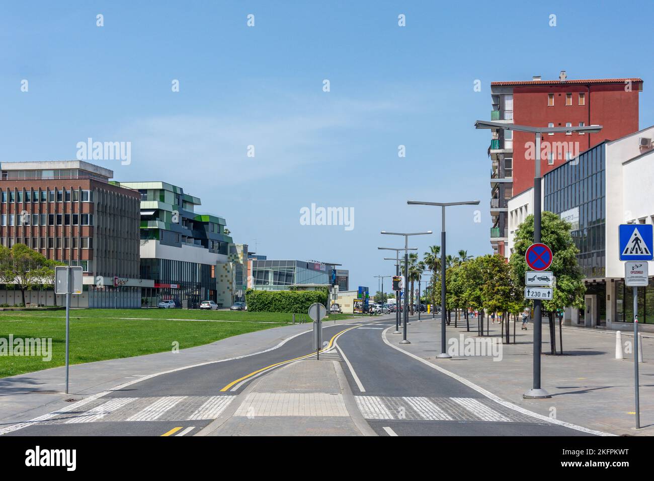 Scène de rue, Pristaniška ulica, Koper, Slovene Istria, Slovénie Banque D'Images