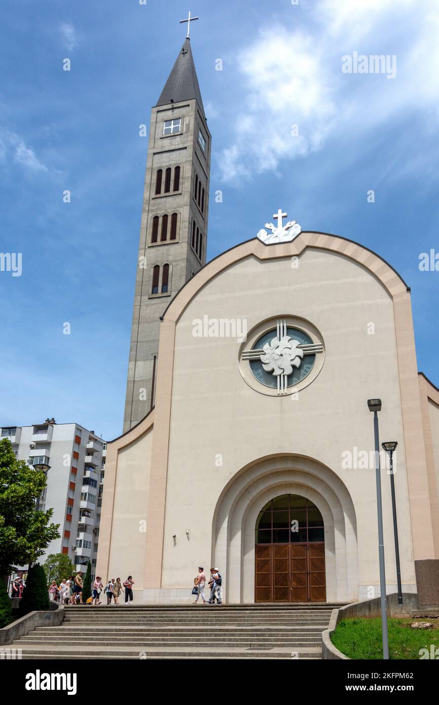 Église Saint-Pierre et Paul, Franjevačka crkva i samostan sv. Petra i Pavla u Mostaru, vieille ville, Mostar, Bosnie-Herzégovine Banque D'Images