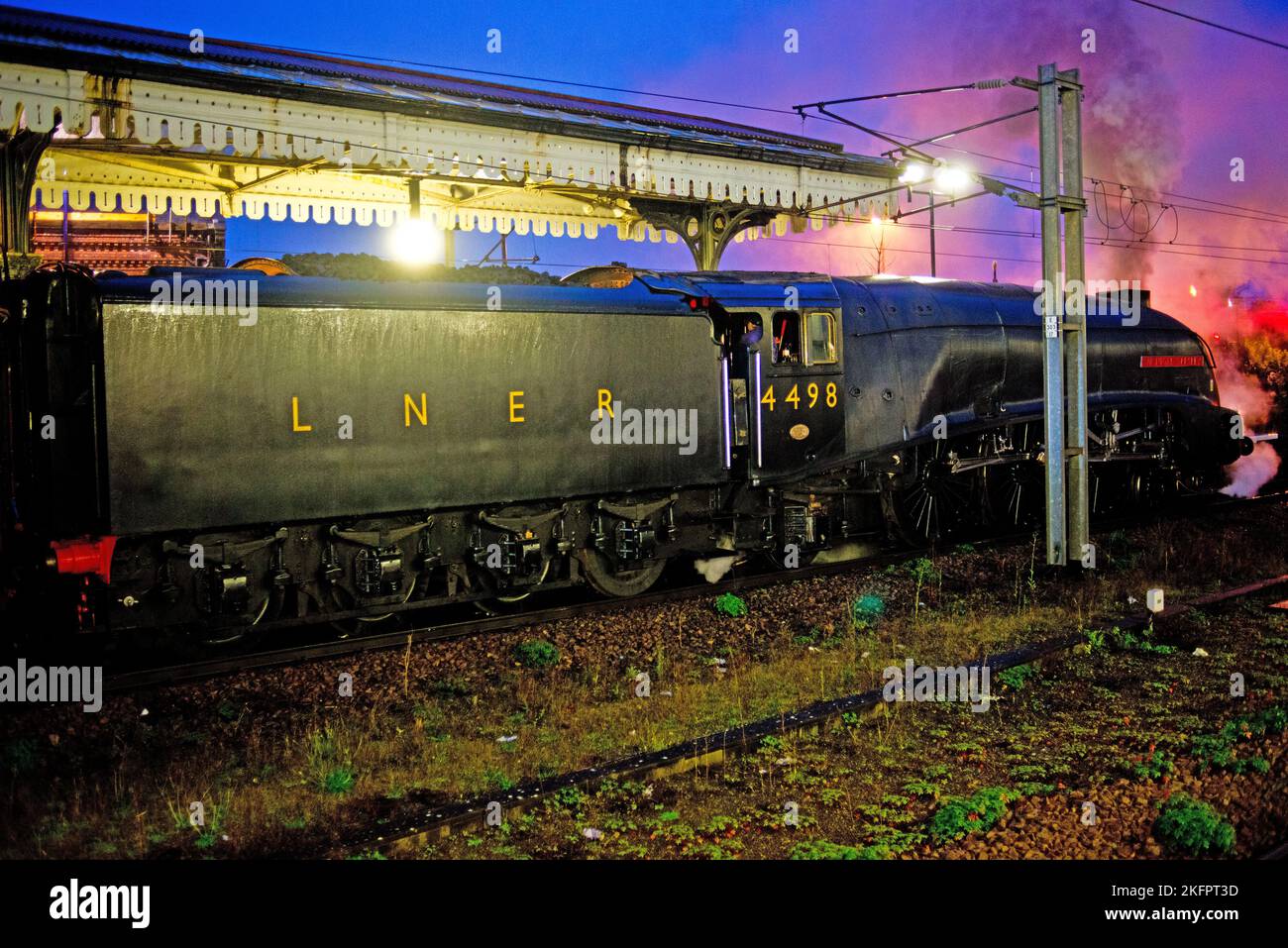 A4 Pacific no 4498 attend le retour à London Kings Cross de York, Angleterre, 17th novembre 2022 Banque D'Images