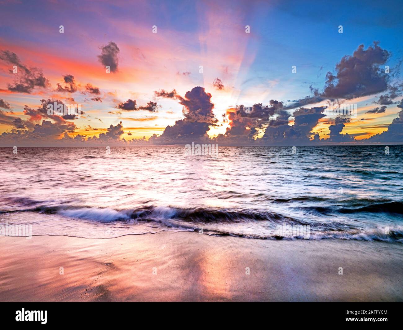 Magnifique Sunrise Hollywood Beach, Sunrise Miami, Floride du Sud, États-Unis Banque D'Images Magnifique Sunrise Hollywood Beach, Sunrise Miami, Floride du Sud, États-Unis Banque D'Images