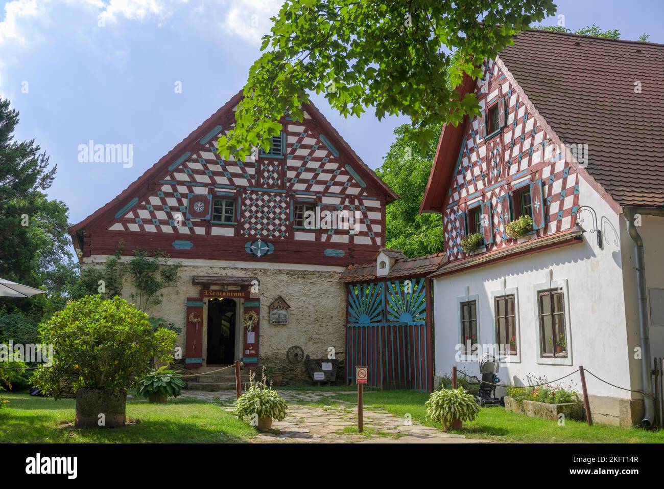 Restaurant Skanzen dans le village des musées avec maisons à colombages d'Egerland, Doubrava, Karlovarský kraj, République Tchèque, Europe Banque D'Images