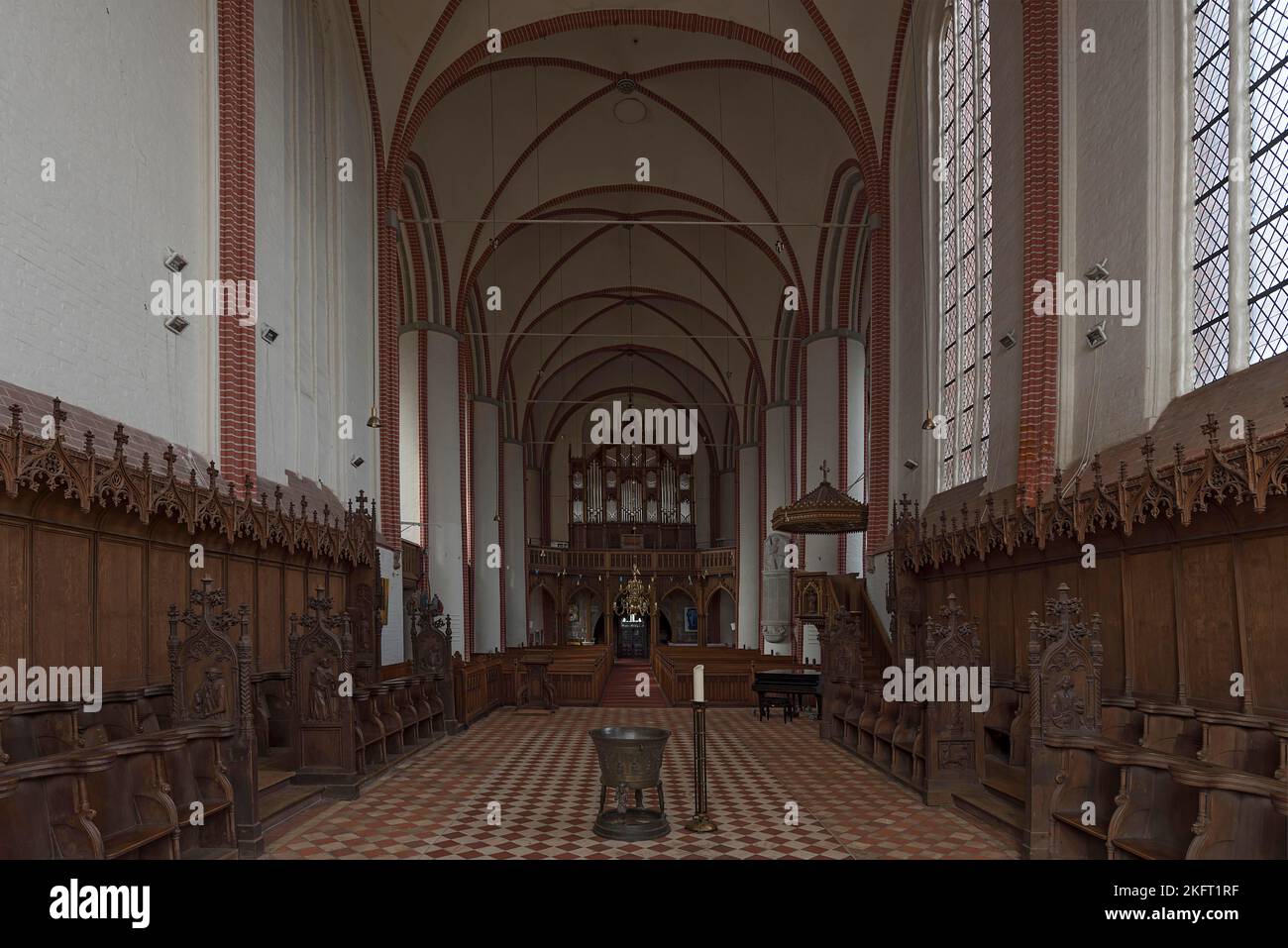 Intérieur avec loft d'orgue, cathédrale de Bardowick, Bardowick, Basse-Saxe, Allemagne, Europe Banque D'Images