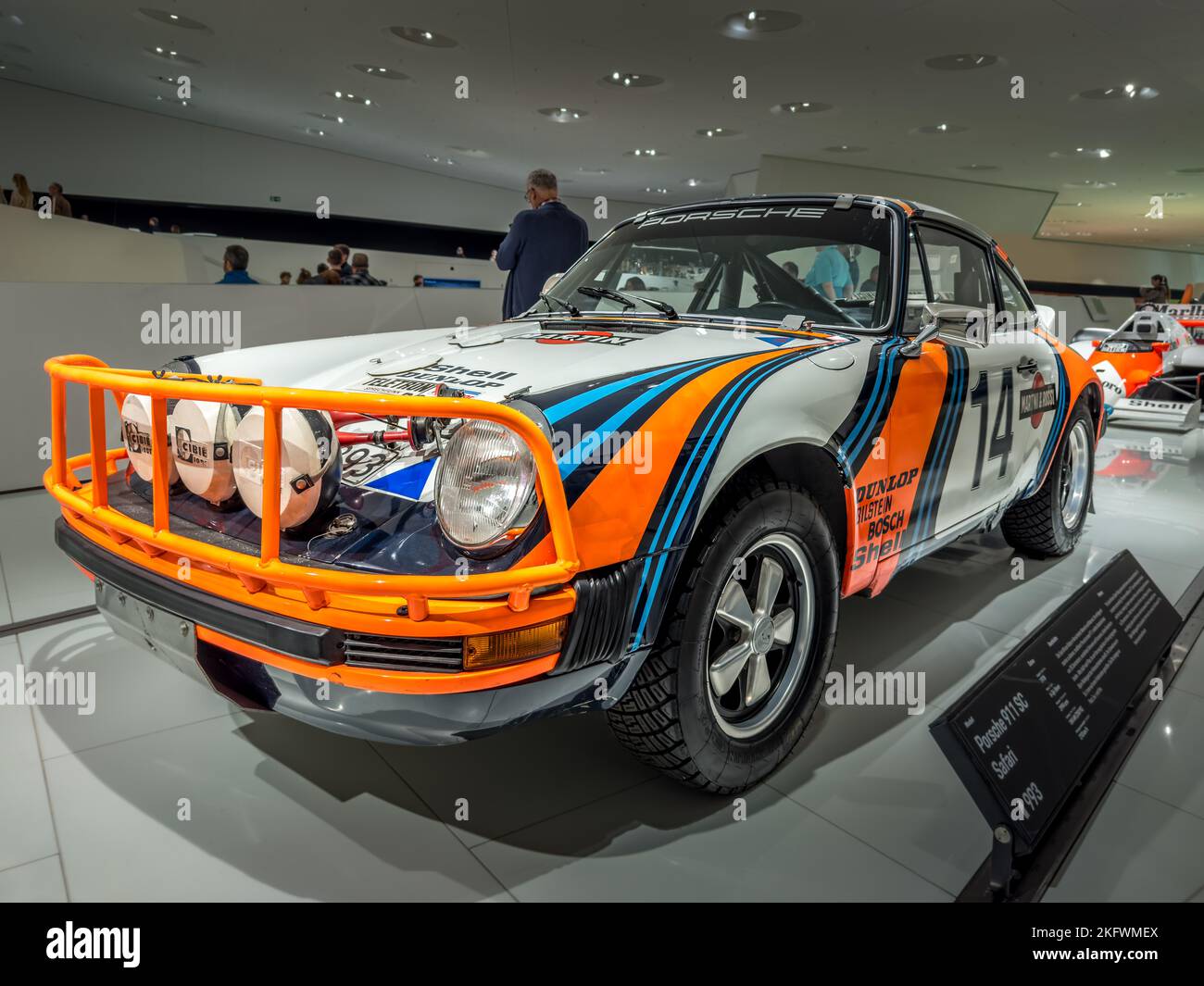 Stuttgart-Zuffenhausen - 12 novembre 2022 - Porsche Museum, Porsche 911 SC Safari 993 Banque D'Images