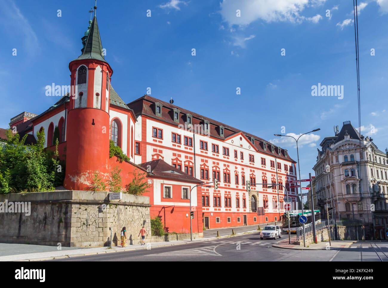 Château rouge historique dans le centre de Liberec, République tchèque Banque D'Images