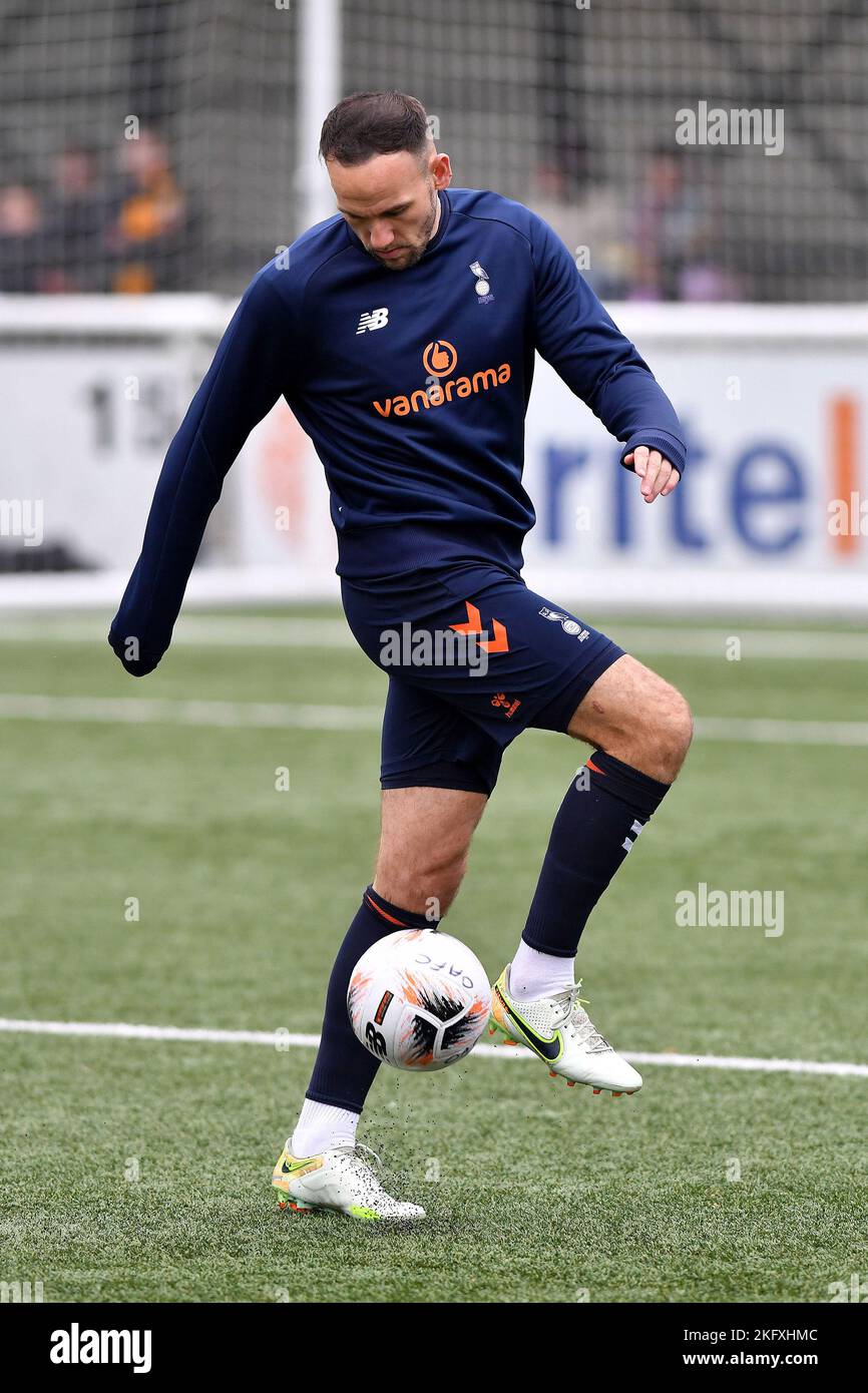 DaN Gardner d'Oldham Athletic lors du match de la Vanarama National League entre Maidstone United et Oldham Athletic au stade Gallagher, Maidstone, le samedi 19th novembre 2022. (Credit: Eddie Garvey | MI News) Credit: MI News & Sport /Alay Live News Banque D'Images