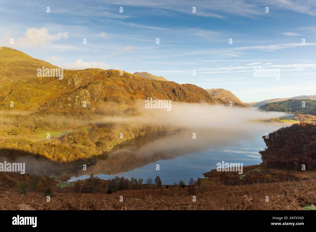 Llyn Dinas est un petit lac au nord de Beddgelert, au cœur du parc national de Snowdonia Banque D'Images