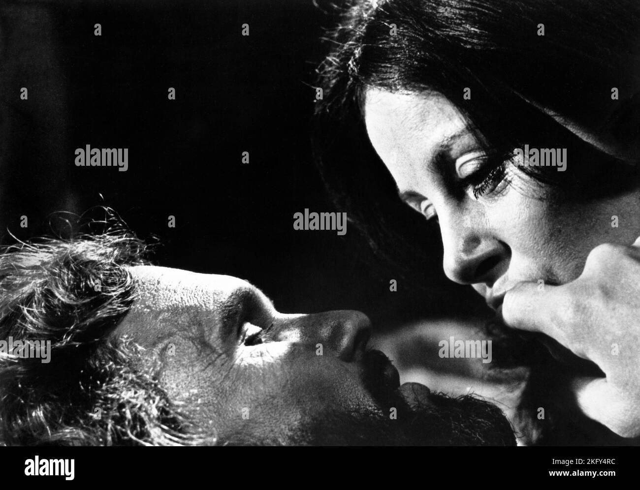 Kris Kristofferson, Sarah Miles, sur le tournage du film, "le marin qui est tombé de grâce avec la mer", AVCO Embassy Pictures, 1976 Banque D'Images