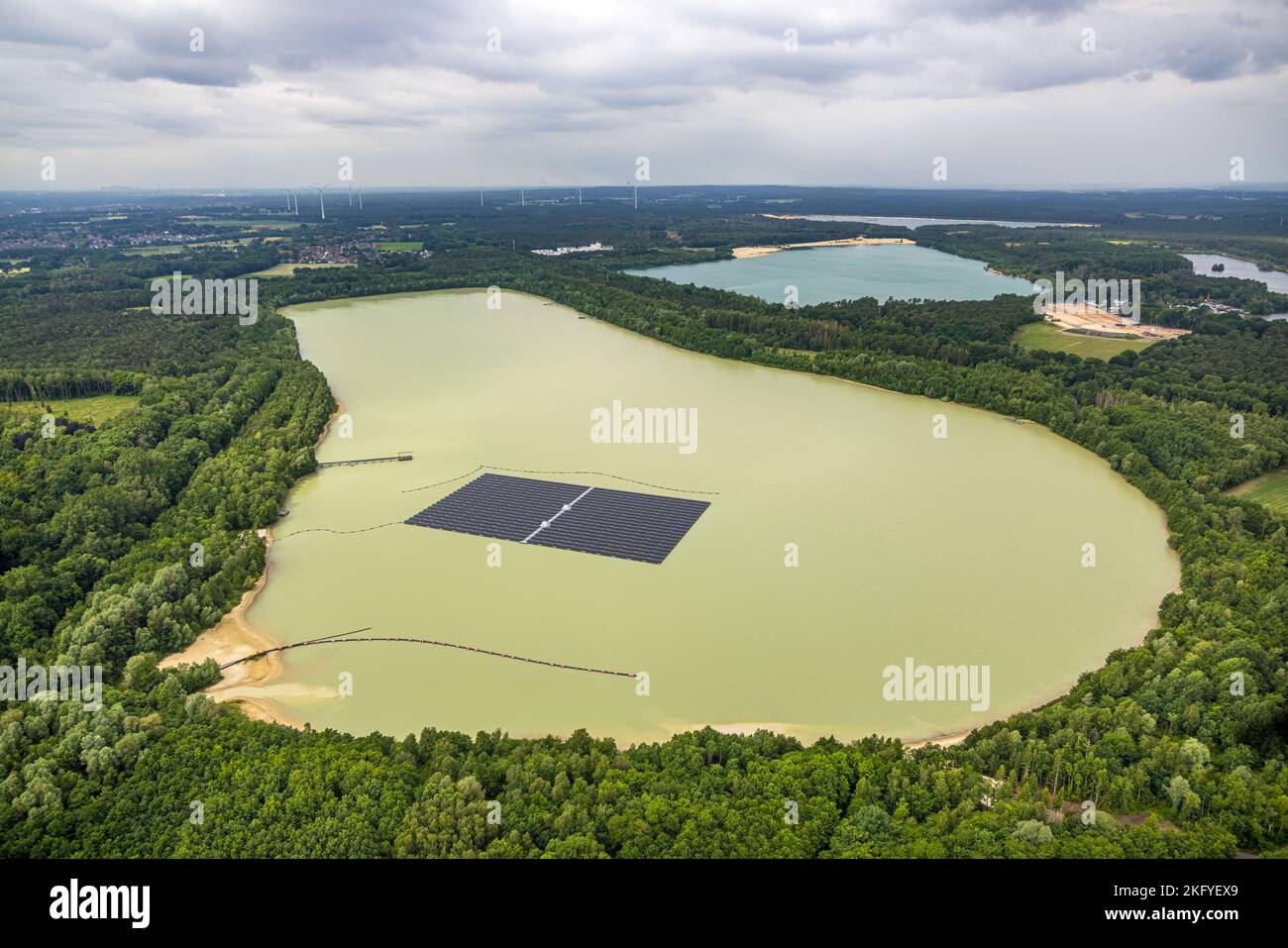 Vue aérienne, centrale solaire à Silver Lake III, centrale photovoltaïque flottante, Lehmbraken, Haltern am See, région de Ruhr, Rhénanie-du-Nord-Westphalie, Allemagne, DE, Banque D'Images