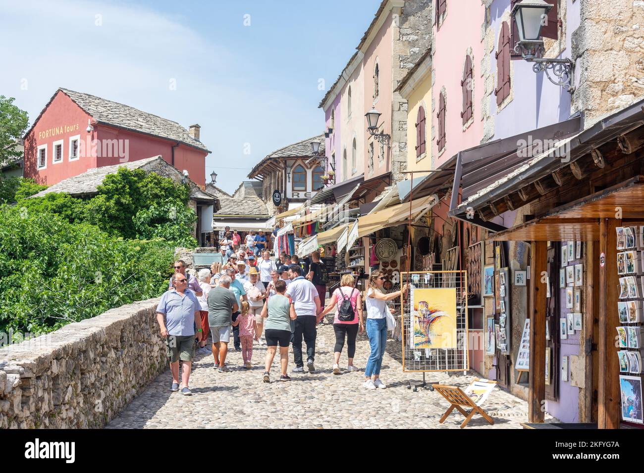 Bazzar Kujundžiluk dans la rue Mala Tepa, vieille ville, Mostar, Bosnie-Herzégovine Banque D'Images