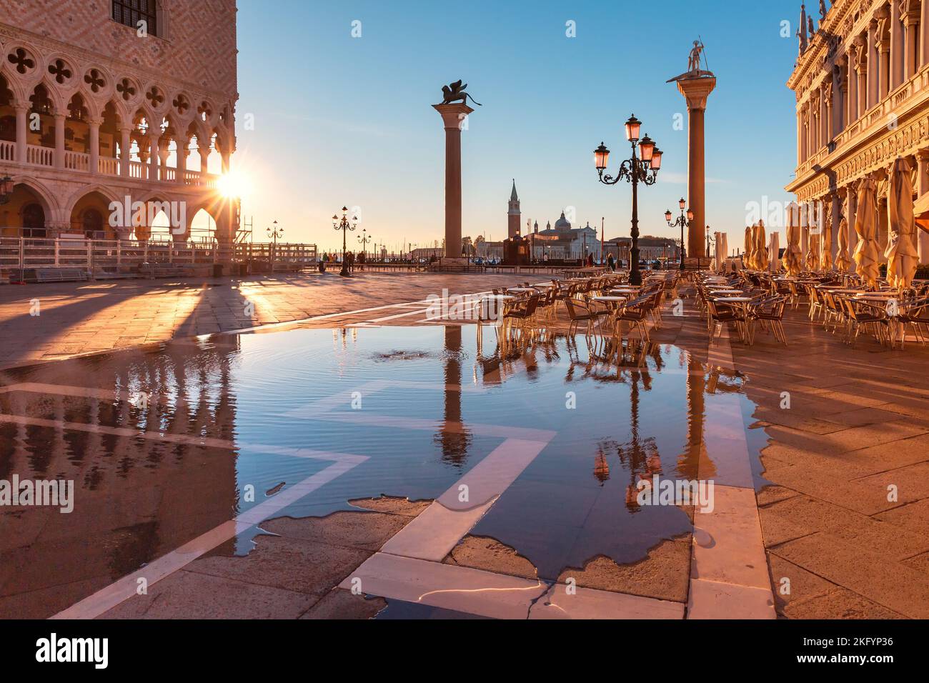 Piazza San Marco au lever du soleil à Venise, Italie. Banque D'Images