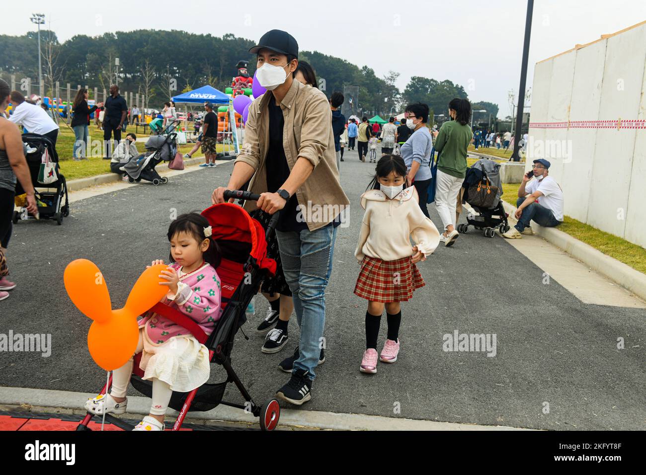 Mil civ Banque de photographies et d’images à haute résolution - Alamy
