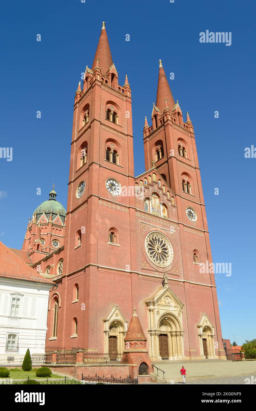La cathédrale de Đakovo ou basilique de la cathédrale Saint-Pierre est la cathédrale de l'archidiocèse catholique romain de Đakovo-Osijek à Đakovo, en Croatie. Banque D'Images