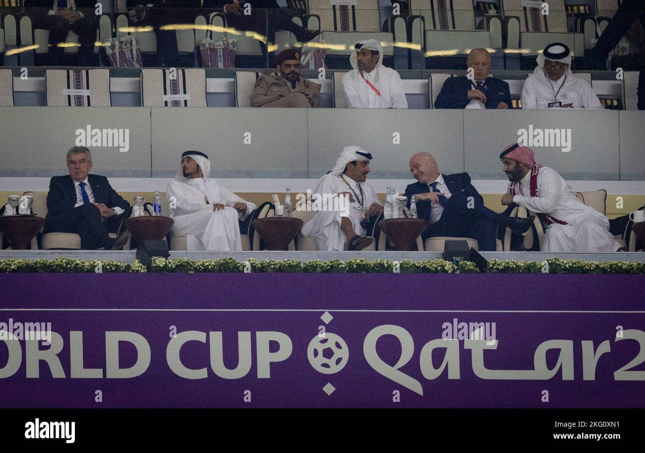 Doha, Qatar. 20th nov. 2022. Ou 20.11.2022 Président de l'IOS Thomas Bach (L) Emir Sheikh Tamim bin Hamad al-Thani (3rd L) Président de la FIFA Gianni in Banque D'Images