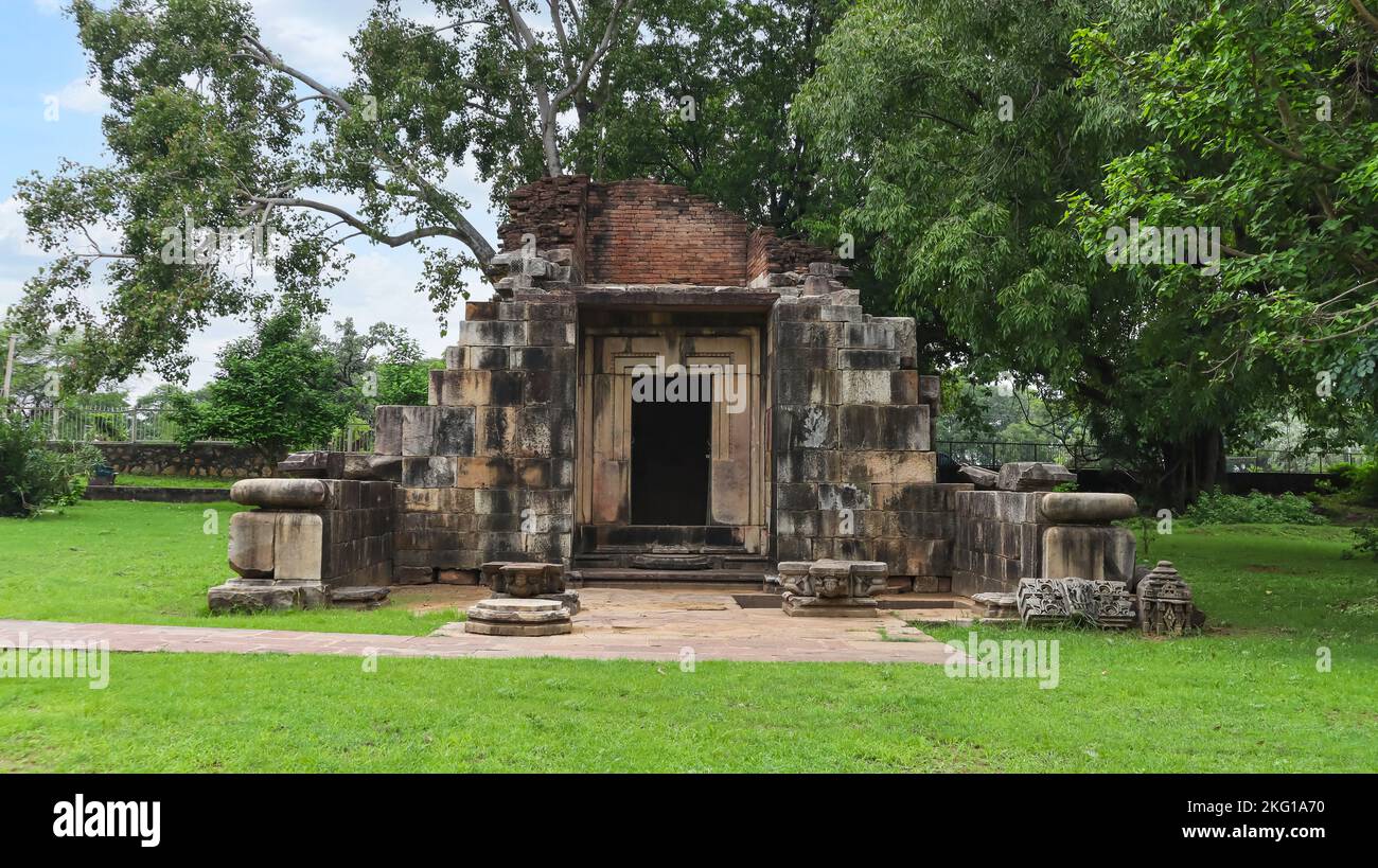 Temple ruiné dans le Campus de Baroli temples complexe, Baroli, Rawatbhata, Rajasthan, Inde. Banque D'Images