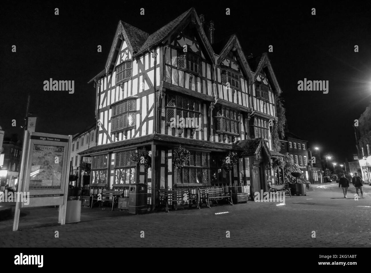 La maison en bois de Jacobean encadrée de noir et blanc (l'ancienne maison) construite en 1621 Hereford UK novembre 2022 Banque D'Images